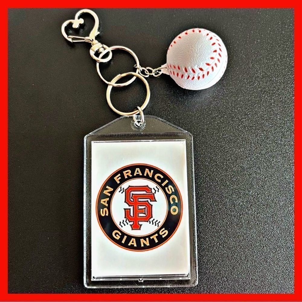 NWOT. SF Giants ⚾️ Keychain includes Heart Shape Silver Medal Spring.